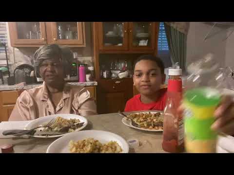 Видео: Стейк с жареным картофелем и луком