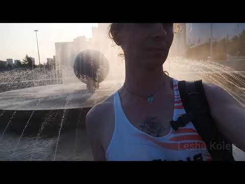 Видео: Лёша гуляет по ЕКБ - Lesha walks through the center of Yekaterinburg