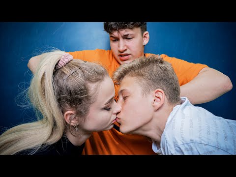 Видео: ЛИЗА И ТИМОФЕЙ ЦЕЛУЮТСЯ БЕЗ ОСТАНОВКИ! Реакция ВЛАДА!