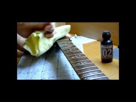 Видео: Dunlop System 65 Как ухаживать за электрогитарой, уход, чистка, полировка.