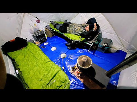 Видео: ночь на льду. рыбалка с домашним комфортом мы устали ловить рыбу