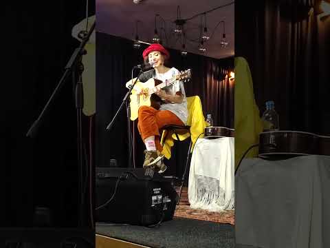 Видео: Екатерина Яшникова — Самолет [Кострома, 18.10.2025]