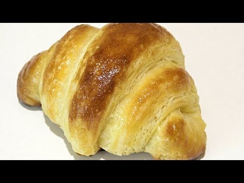 Видео: СЛОЁНОЕ ДРОЖЖЕВОЕ тесто. Круасаны/LAYER YEAST dough. Croissants