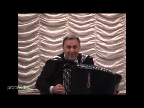 Видео: И.Я.Паницкий - 'Вот мчится тройка' и 'Как под яблонькой'. Юрий Сидоров