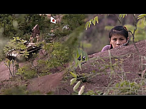 Видео: Противник использовал танки, чтобы открыть путь, но поджидавшая их китайская армия устроила засаду.