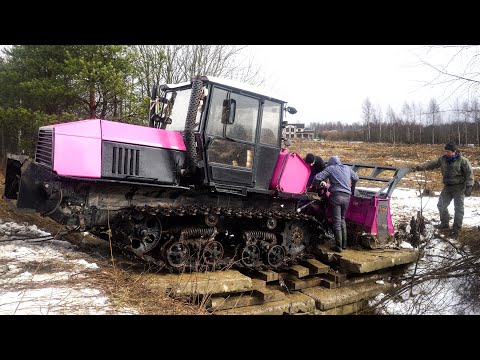 Видео: Снова эвакуация. Продолжение злоключений трактора в гламурной раскраске.