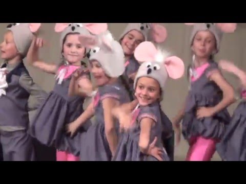 Видео: КОШКА С МЫШКАМИ. ДЕТСКИЙ ТАНЕЦ 2016