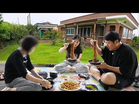 Видео: ※Первое открытие※ Мы купили 30-летний дом с двором!