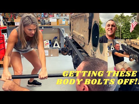 Видео: Снятие болтов кузова Humvee